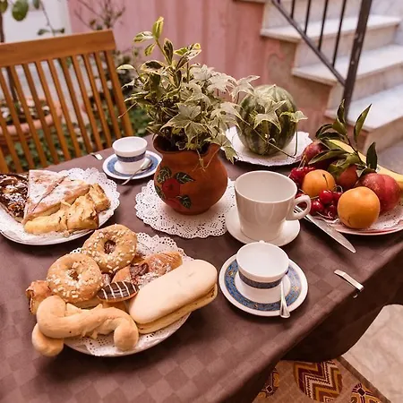 לינה וארוחת בוקר Marchese Santandrea 3*