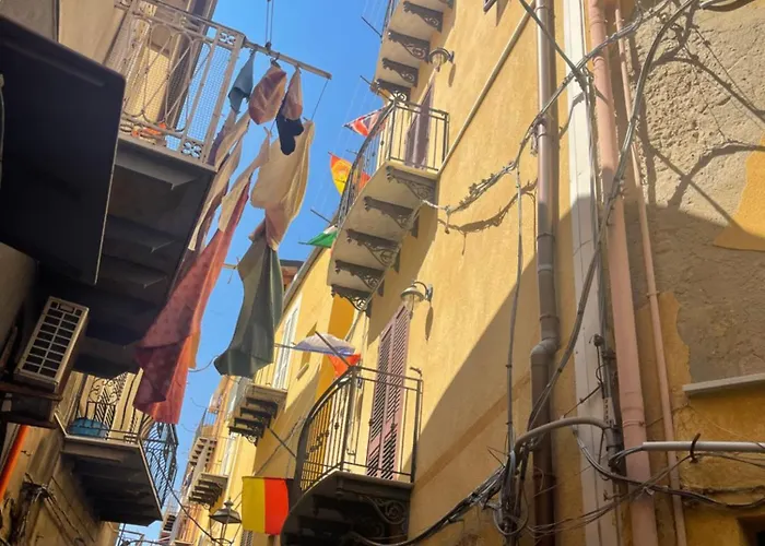 לינה וארוחת בוקר Marchese Santandrea 3*