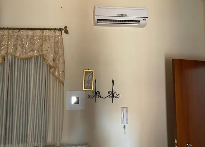 فندق مبيت وإفطار Marchese Santandrea 3*